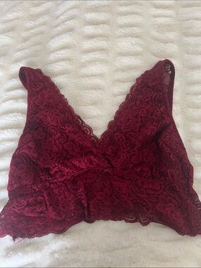 Lace V-Neck Wireless Bralette in Burgundy